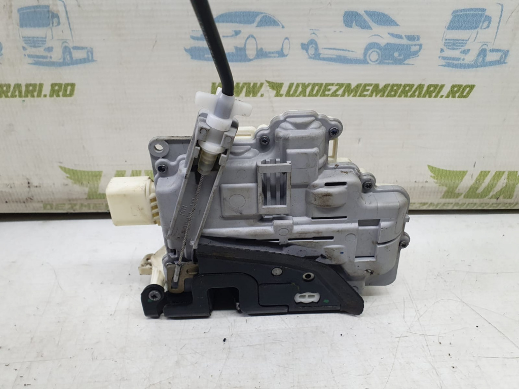 Broasca dreapta fata 3c1837016a Volkswagen VW Passat B6 [2005 - 2010] 1.9 tdi BLS
