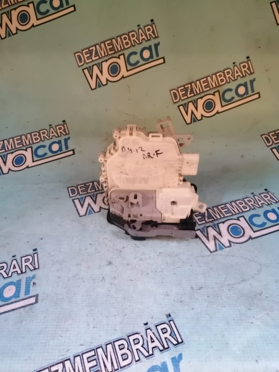 Broasca dreapta fata Audi A4 2012 COD:8J1837016C