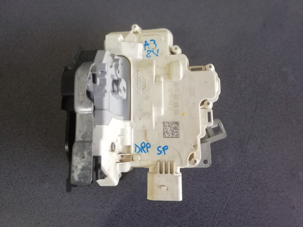 Broasca dreapta spate Audi A3 8V sedan an 2013 2014 2015 2016 cod 4G0839016