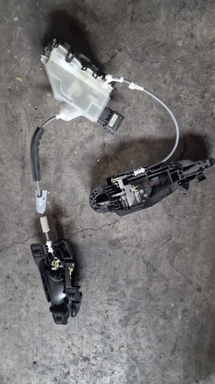 BROASCA DREAPTA SPATE OPEL CORSA F.
