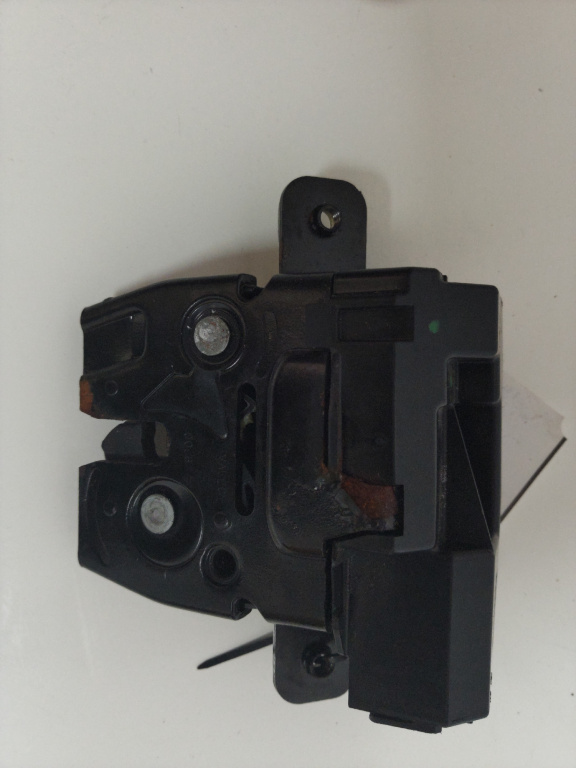 Broasca haion spate Ford Fiesta an 2014 cod piesa 8A61-A442A68-BA