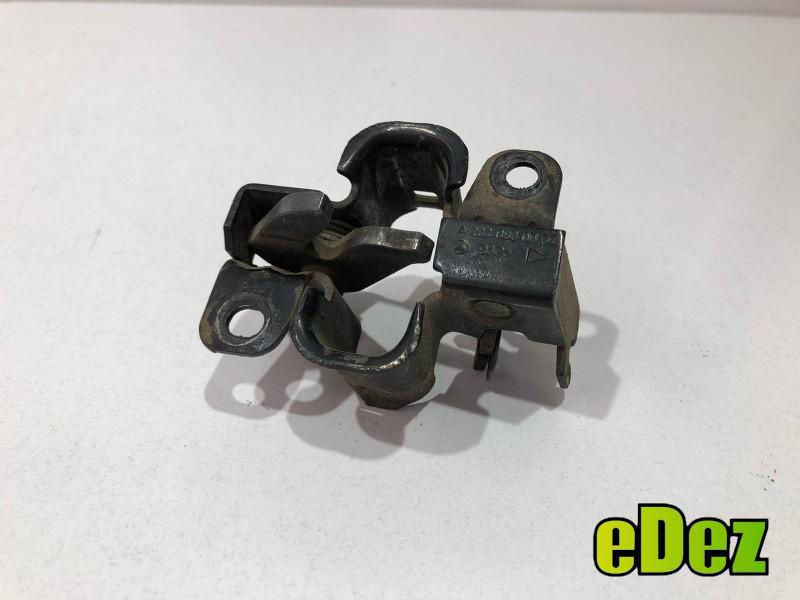 Broasca incuietoare capota Mercedes C-Class (2001-