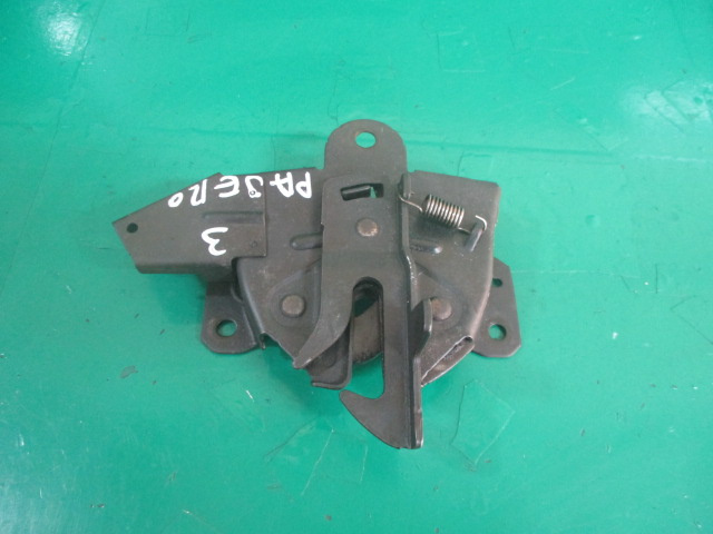 BROASCA / INCUIETOARE CAPOTA MOTOR MITSUBISHI PAJERO SHOGUN III FAB. 1999 – 2007 ⭐⭐⭐⭐⭐