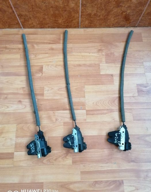 Broasca/incuietoare portbagaj Mercedes C Class W204 an 2007-2014