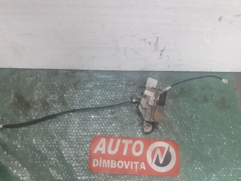 BROASCA (INCUIETOARE) USA DREAPTA FATA PEUGEOT 407 2004