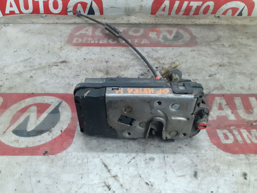 BROASCA (INCUIETOARE) USA DREAPTA SPATE OPEL ASTRA H 2007 OEM:13210739PW.