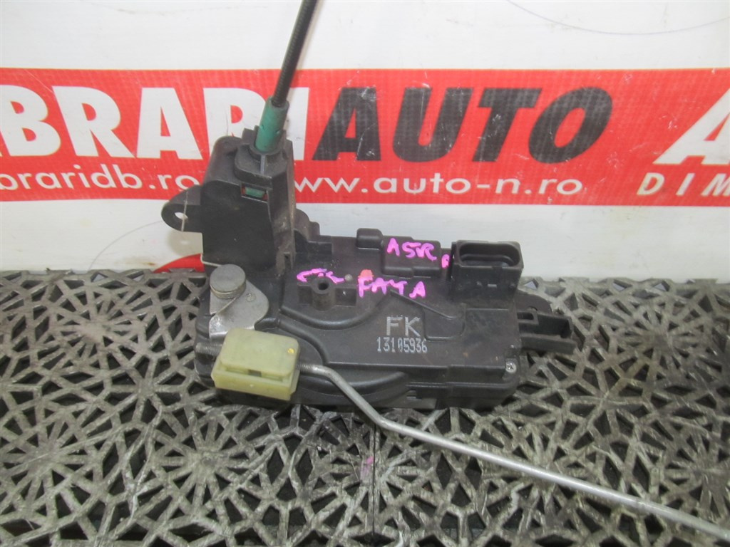 BROASCA (INCUIETOARE) USA STANGA FATA OPEL ASTRA H 2005 OEM:13105936.