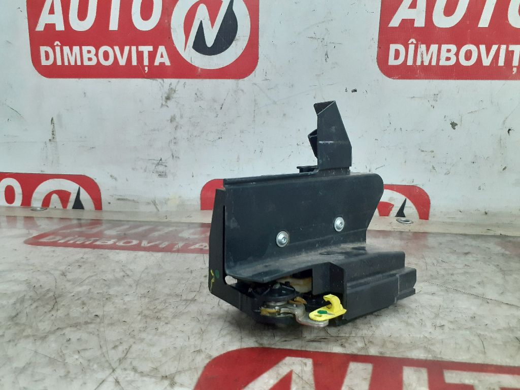 BROASCA (INCUIETOARE) USA STANGA SPATE DACIA LOGAN II 2020 OEM:825035141R.