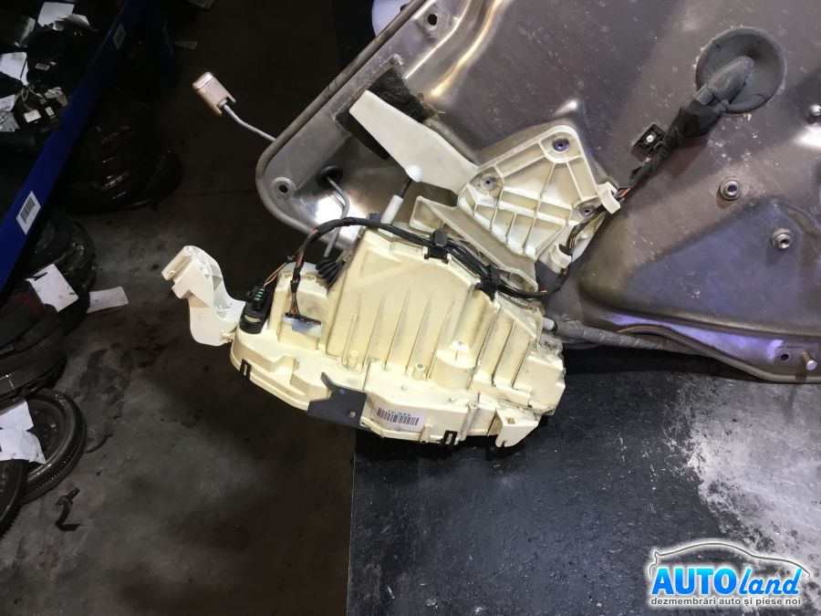 Broasca mecanism Inchidere A2217601634 Dreapta Spate Mercedes-Benz S-CLASS W221 2005