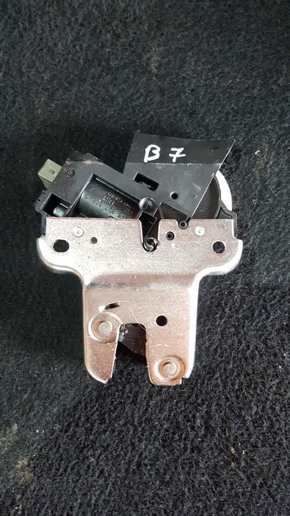 Broasca portbagaj audi A4 B7