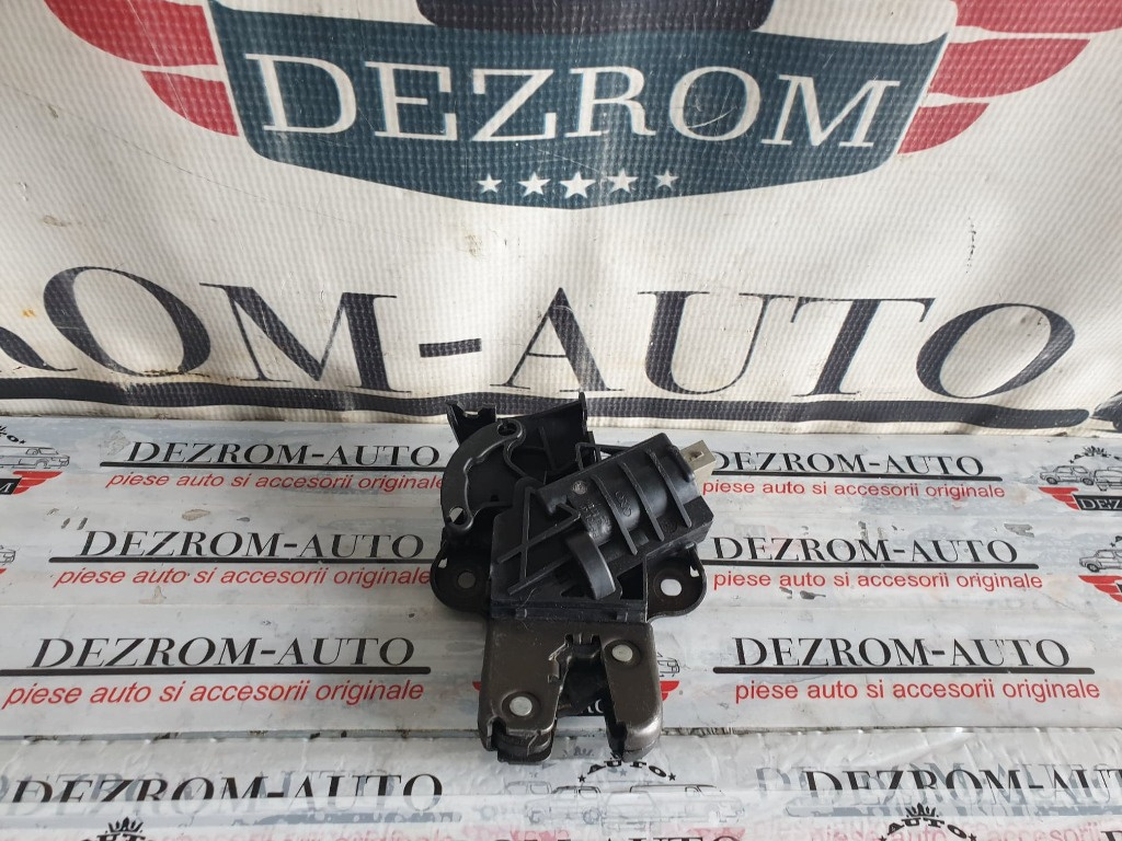 Broasca portbagaj originala AUDI A8 D3 cod piesa : 4E0827505C