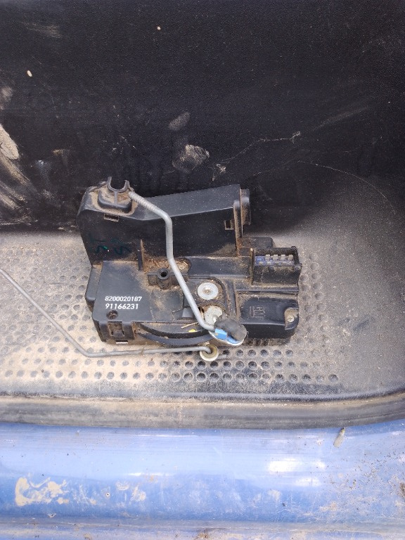 Broasca portbagaj Renault Trafic 2 Opel Vivaro Cod 8200020187 GM 91166231