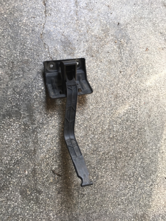 Broasca siguranta capota motor Renault Scenic 2 [2003 - 2006] Minivan 5-usi 1.9 dCi MT (120 hp) II (JM0/1_)