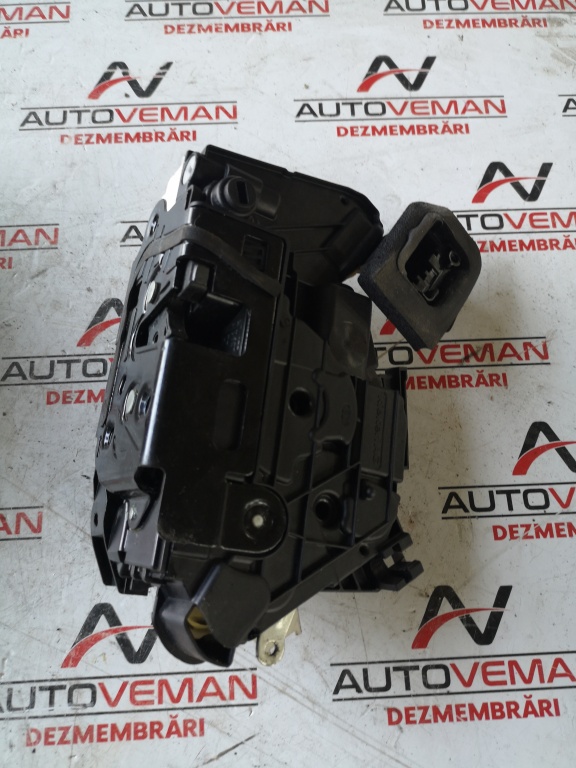 Broasca spata st sau dr, skoda rapid, yeti, golf 6,polo r6, jetta 5K4839015F,5K4839016F
