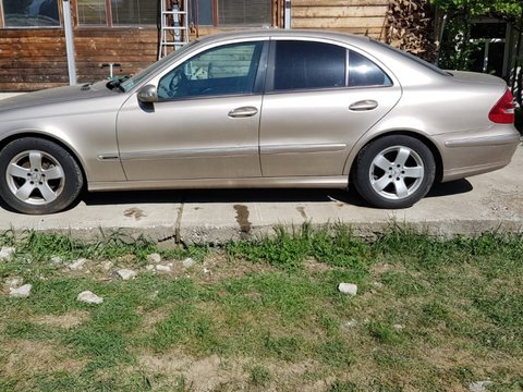 Broasca spate mercedes w211 2004 berlina