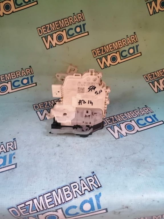 Broasca stanga spate Audi A3/Q5/A5 COD:8K0839015E