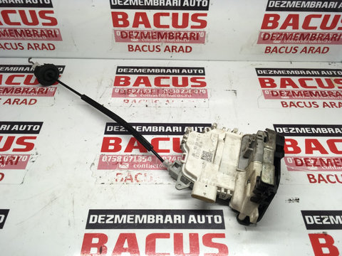 Broasca stanga spate Audi A4 B8 cod: 8k0839015c