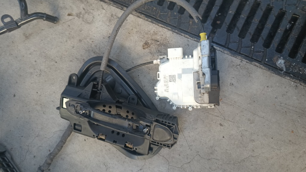 Broasca ușa stânga și dreapta audi A4 b9 2017