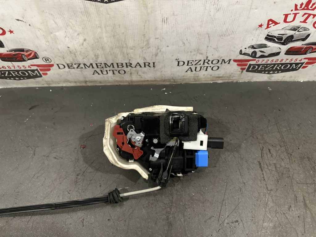 Broasca usa dreapta fata 3D2837016T VW V