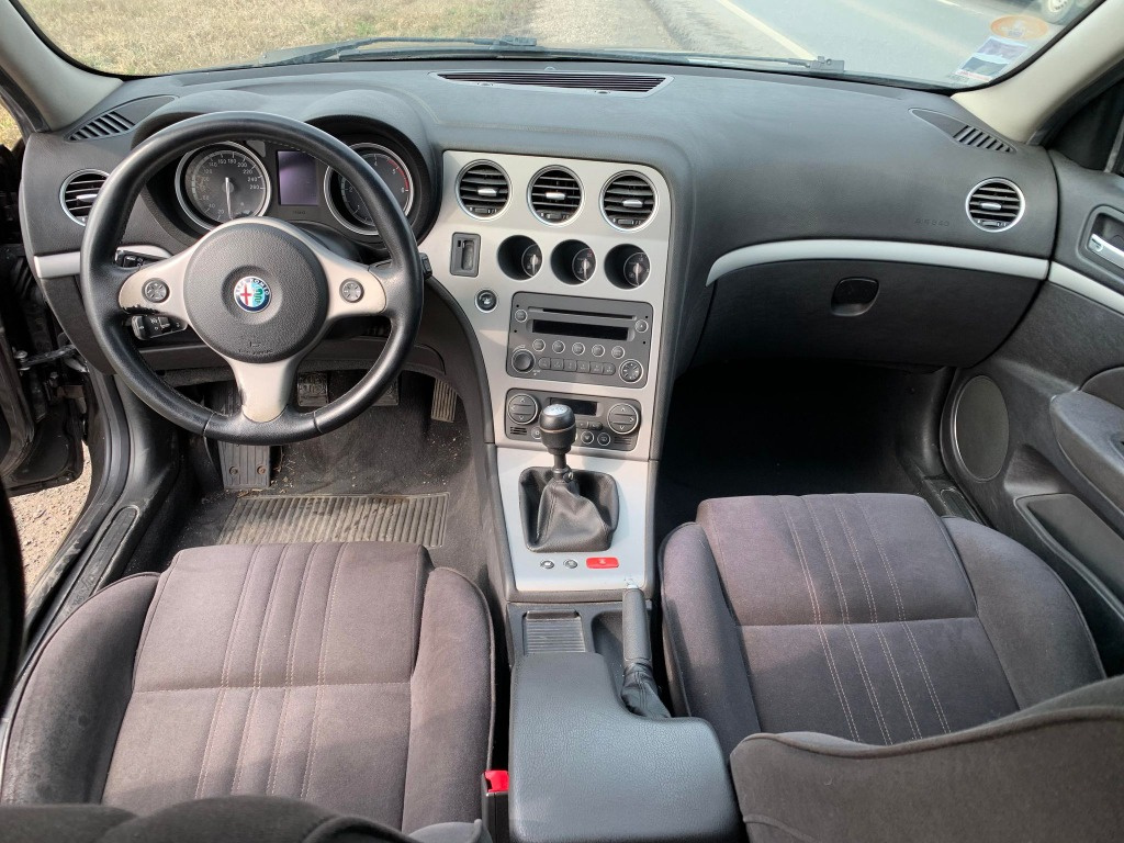 Broasca usa dreapta fata Alfa Romeo 159 