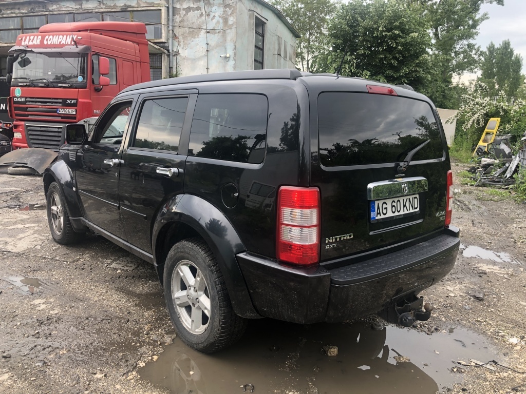 Broasca usa dreapta fata Dodge Nitro 200