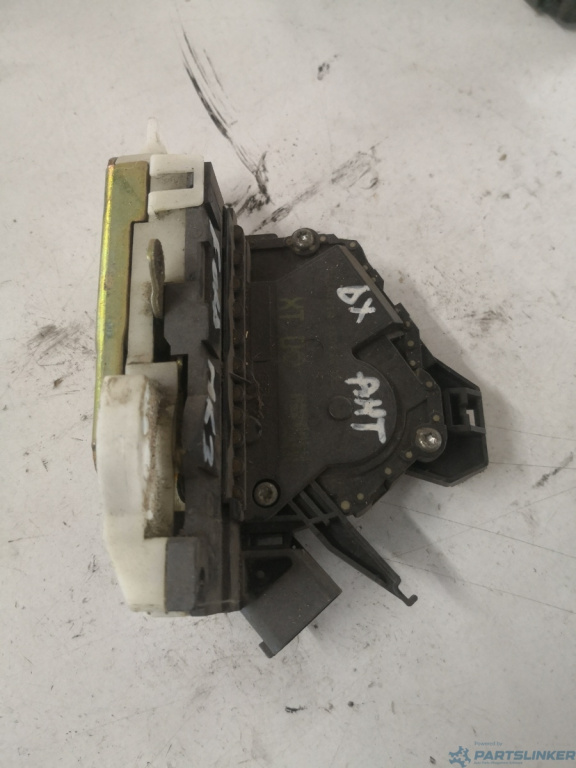 Broasca usa dreapta fata FORD FOCUS III Turnier [ 2010 - > ], FORD FOCUS III Saloon (BM) [ 2010 - > ] OEM 484071a