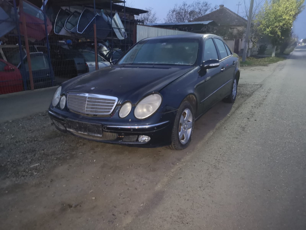 Broasca usa dreapta fata Mercedes E-Class S211 2004 limuzina 2,2 cdi