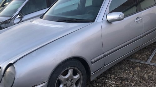 Broasca usa dreapta fata Mercedes E-CLAS