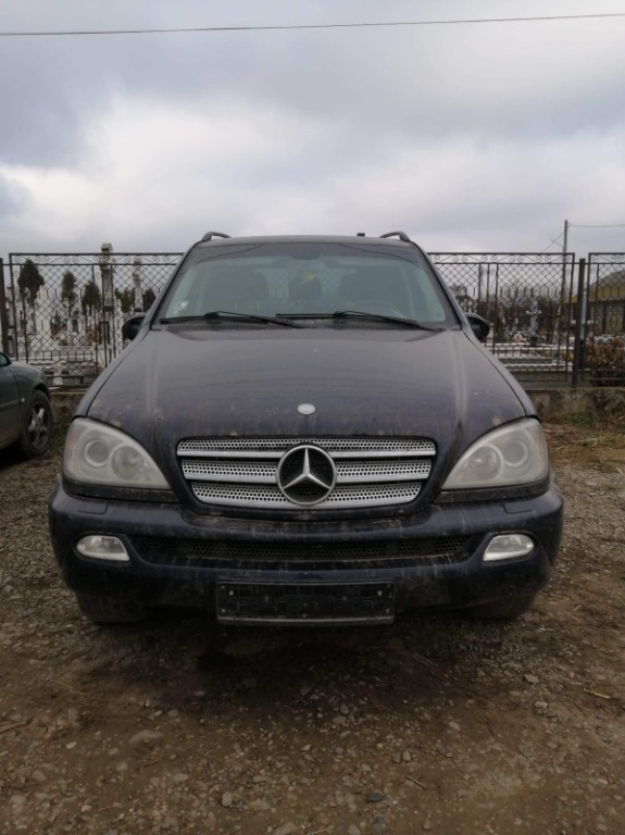 Broasca usa dreapta fata Mercedes M-Clas