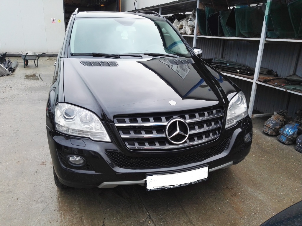 Broasca usa dreapta fata Mercedes ML 320 cdi W164 