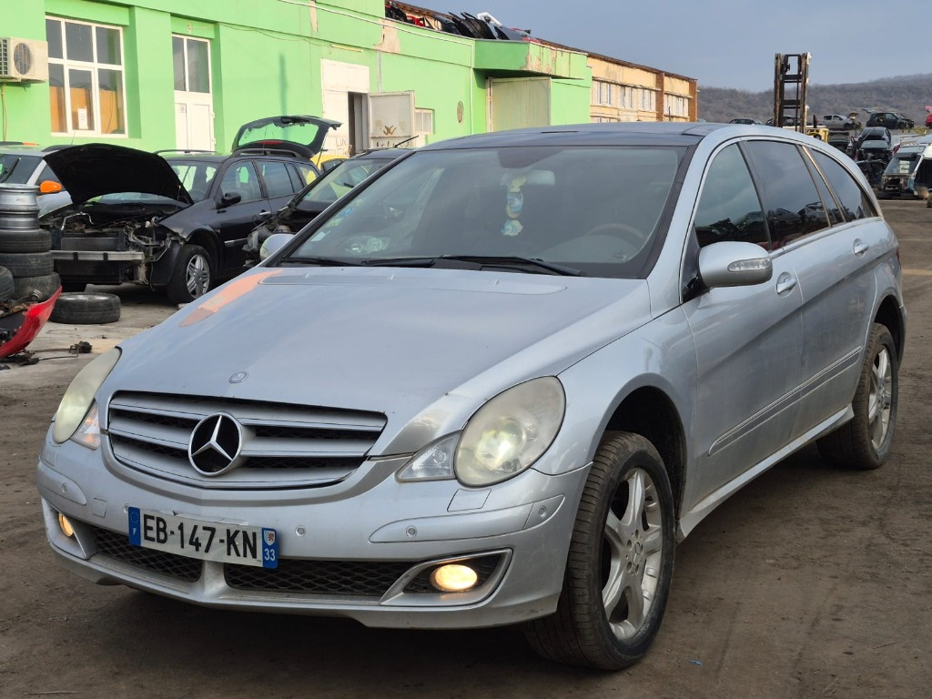 Broasca usa dreapta fata Mercedes R-Clas
