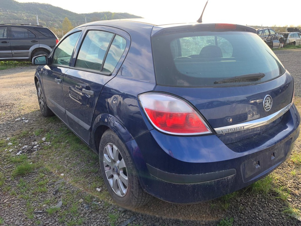 Broasca usa dreapta fata Opel Astra H 20