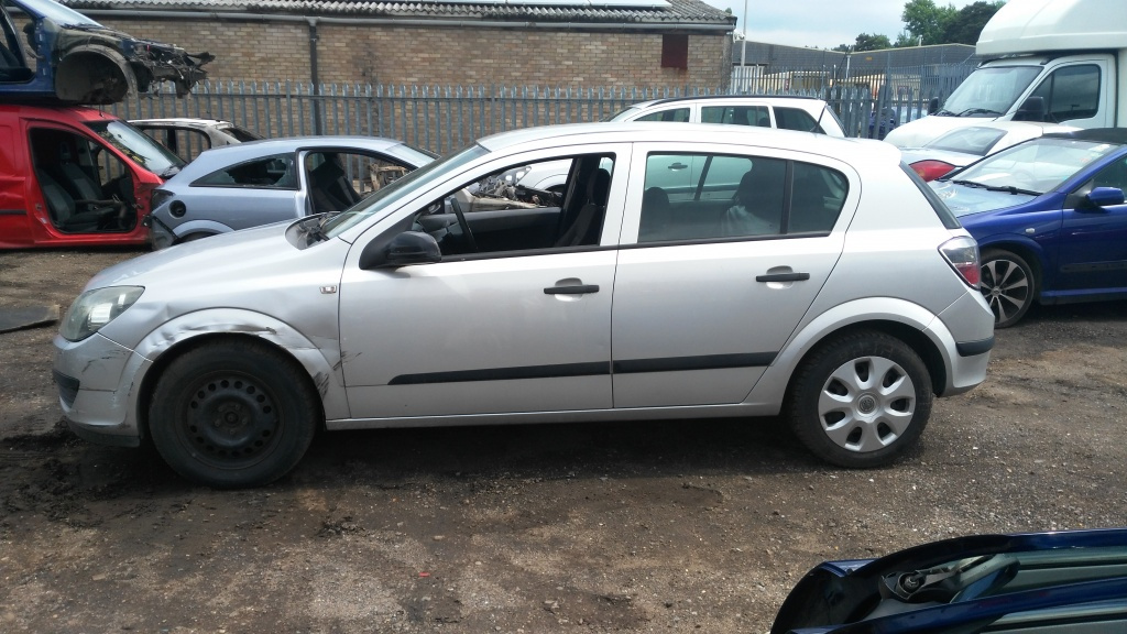 Broasca usa dreapta fata Opel Astra H 20