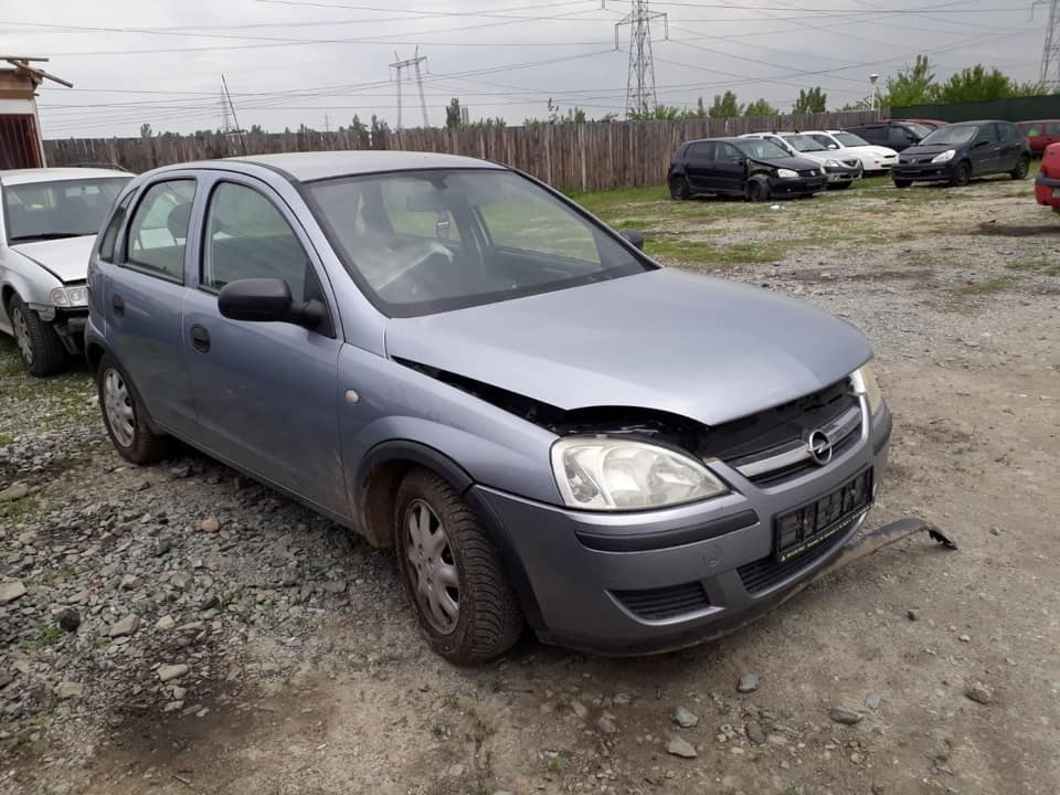 Broasca usa dreapta fata Opel Corsa C 20