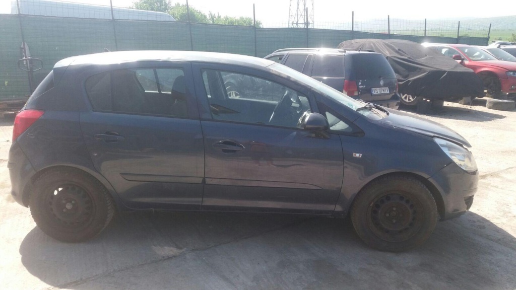 Broasca usa dreapta fata Opel Corsa D 20