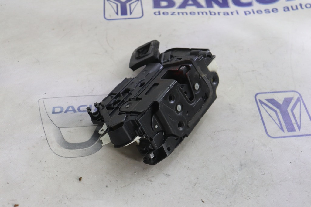 BROASCA USA DREAPTA FATA SKODA RAPID AN 2015