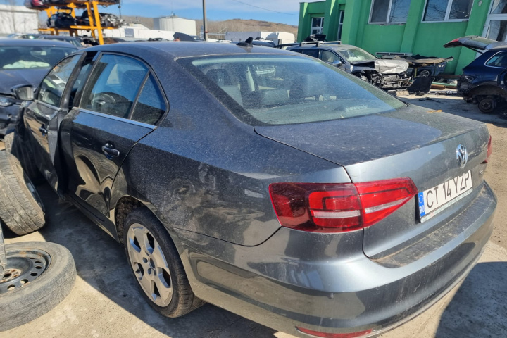 Broasca usa dreapta fata Volkswagen Jetta 2018 Ber