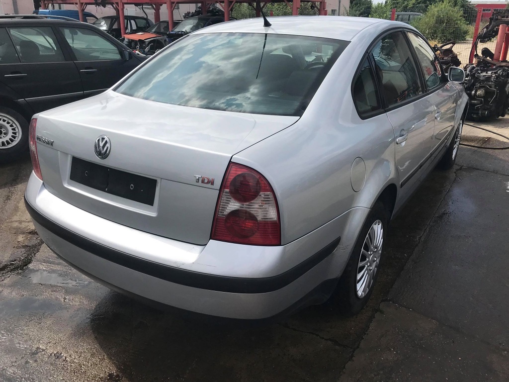 Broasca usa dreapta fata Volkswagen Pass