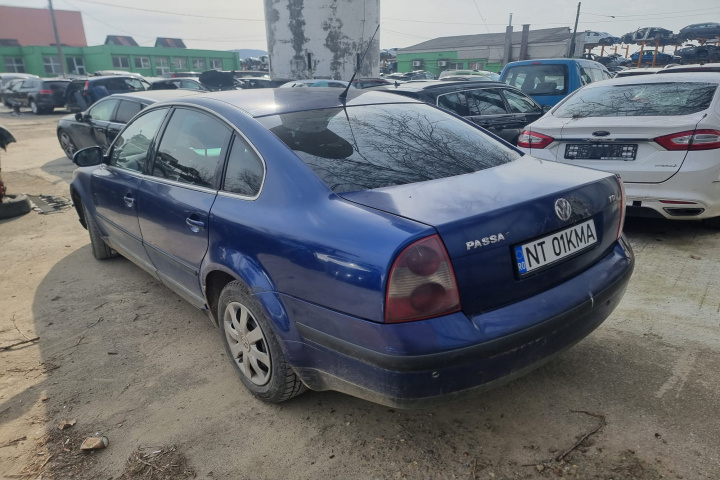Broasca usa dreapta fata Volkswagen Pass