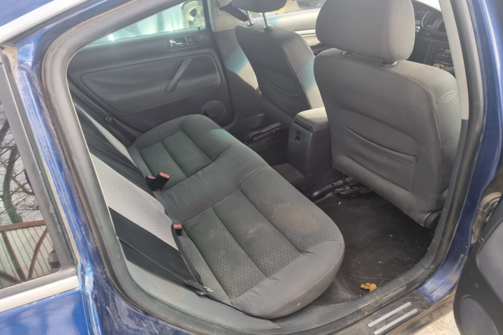 Broasca usa dreapta fata Volkswagen Pass