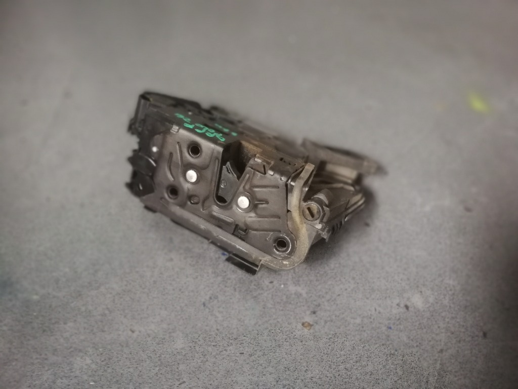 Broasca usa dreapta fata VW Polo 2G AW a
