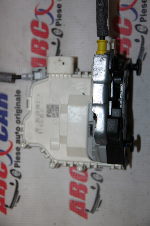 Broasca usa dreapta spate Audi A4 B9 8W 2015-prezent 8X0839016E