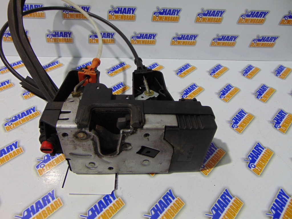 Broasca usa dreapta spate cu codul 24414135 pentru Opel Astra G
