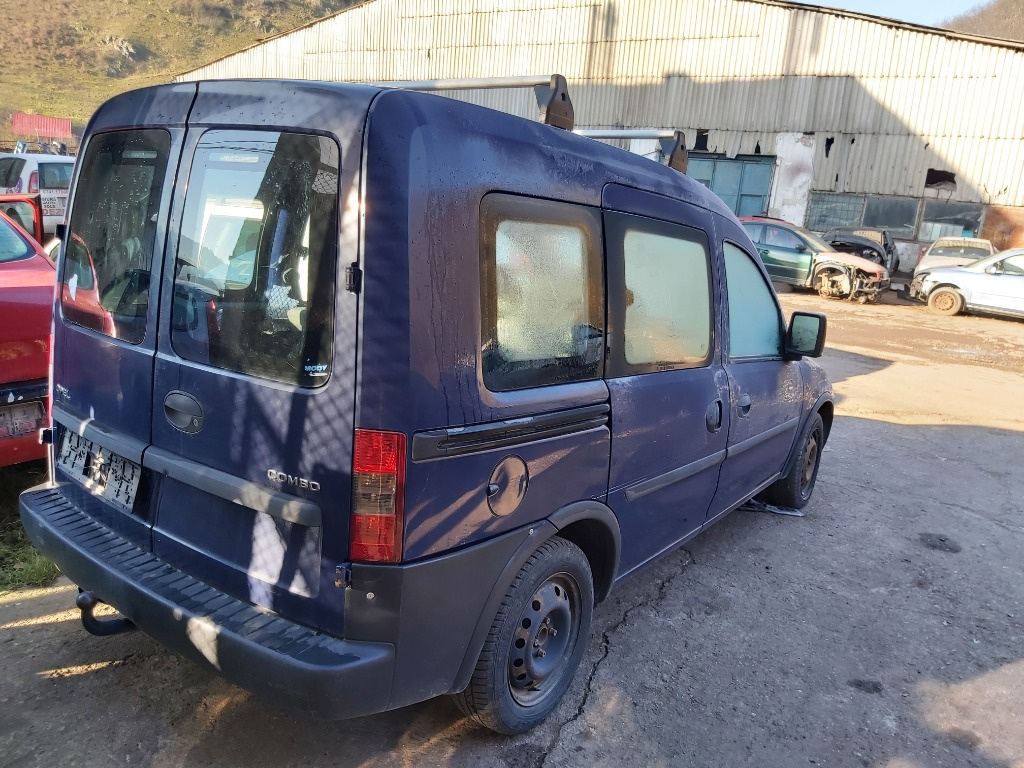 Broasca usa dreapta spate Opel Combo C 2