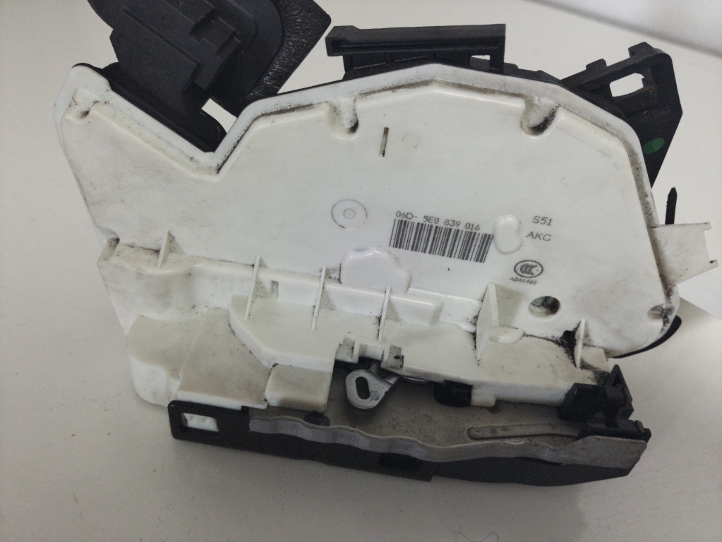 Broasca usa dreapta spate Seat Toledo an 2015 cod piesa 5E0839016