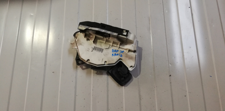 Broasca usa dreapta spate Skoda Rapid an 2012 2013 2014 2015 cod 5E0839016