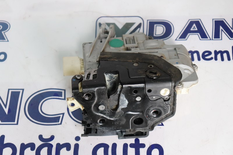 BROASCA USA DREAPTA SPATE VW PASSAT B7 / AN : 2012 ( BREAK ) - COD 3C4839016B