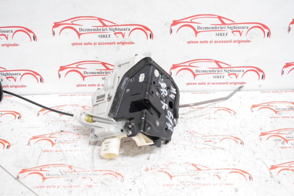 Broasca usa fata dreapta Audi A4 B7 617