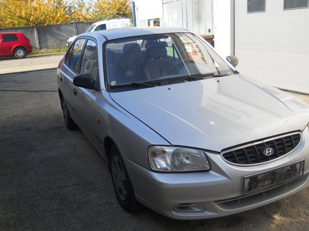 Broasca usa fata Hyundai Accent an 2003