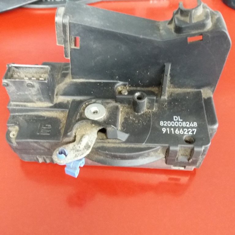 Broasca usa Renault Trafic 2004, dreapta fata, cod piesa: 8200008248